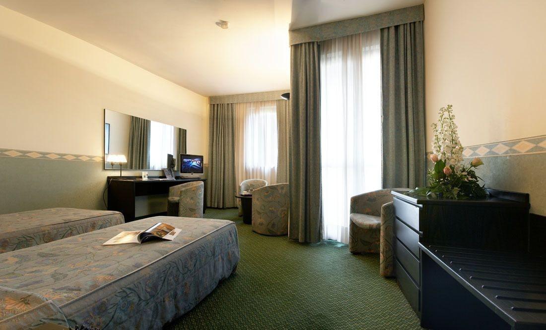 Pacific Hotel Airport Borgaro Torinese Exterior foto