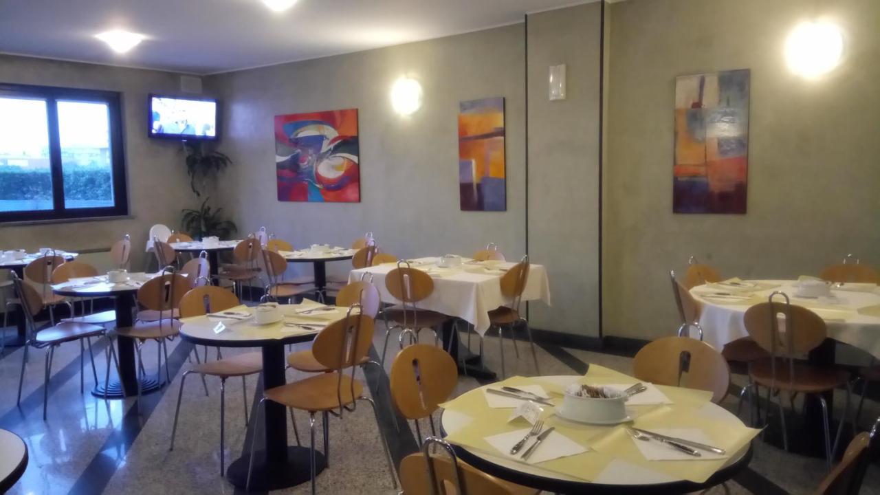 Pacific Hotel Airport Borgaro Torinese Exterior foto